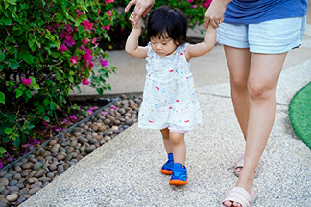 Proper Shoes for Baby’s Growing Feet